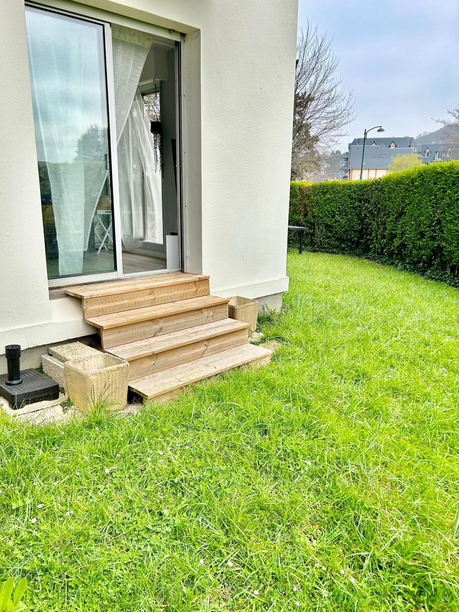 Superbe appartement avec jardin ensoleillé Blonville-sur-Mer Exterior foto